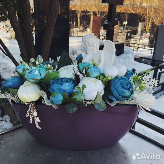 Ритуальные композиции (корзины, венки)