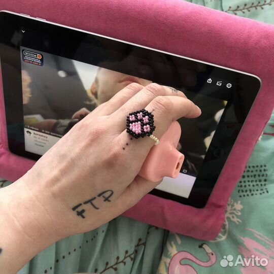 Кошачья лапка из бисера (кольцо)