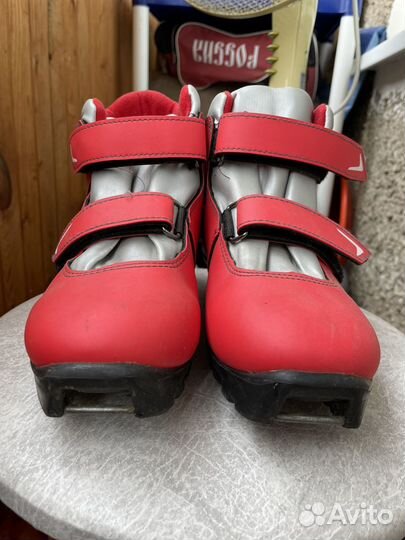 Продам лыжные ботинки