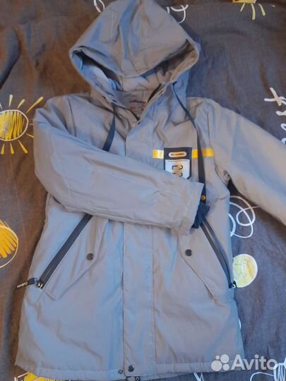 Продам новую весеннюю куртку-парку