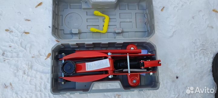 Домкрат подкатной Новый гидравлический 2Т