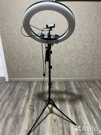 Профессиональная кольцевая лампа HQ-18