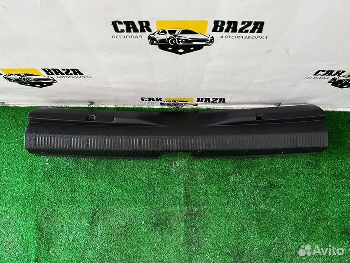 Накладка замка багажника Volkswagen Passat