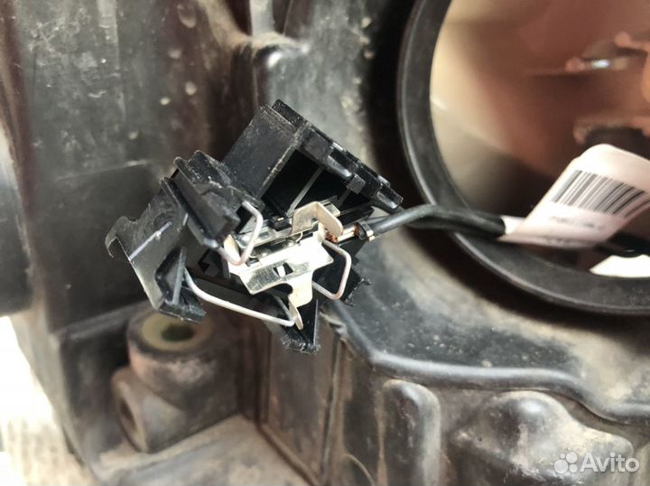 Фара на запчасти - левая клемма Форд Фокус 3