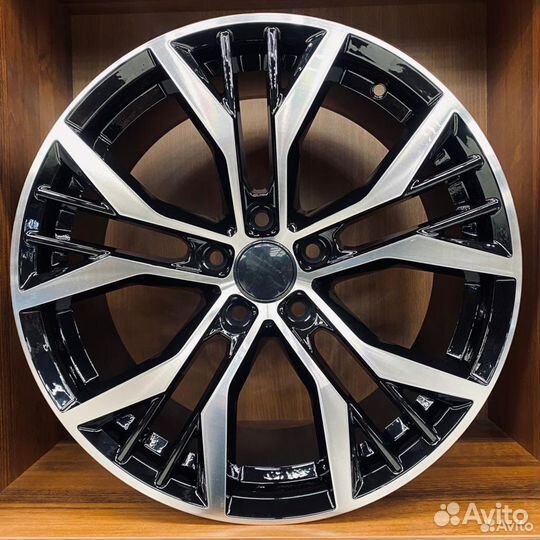 Литые диски R18 5x112 Skoda Octavia