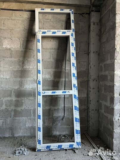 Пластиковые двери новые