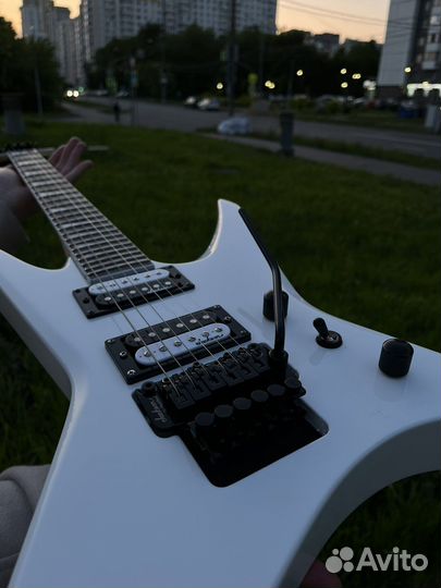 Электро гитара jackson JS32 Warrior Snow (новая)