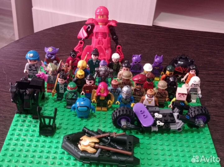 Продаю лего за 2300 + огромный пакет лего