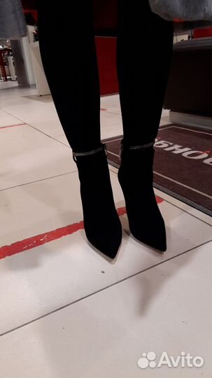 Ботинки женские 35 размер б/у натуральная замша