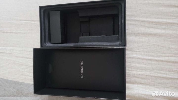 Коробка для Samsung galaxy S10