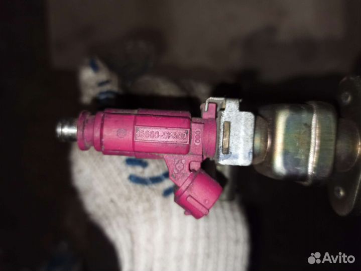 166009F600 Форсунка инжекторная Nissan Almera N16