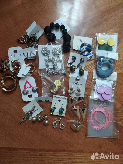 Бижутерия серьги и браслеты