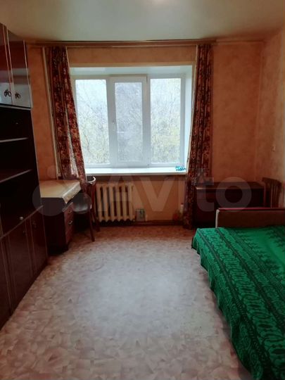 Комната 13 м² в > 9-к., 3/5 эт.