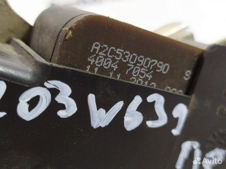 Замок боковой двери правый Mercedes Vito W639 2.1D