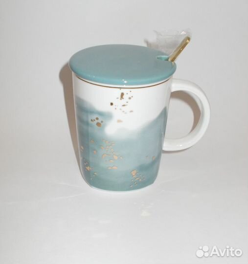 Кружка с крышкой и ложкой новая