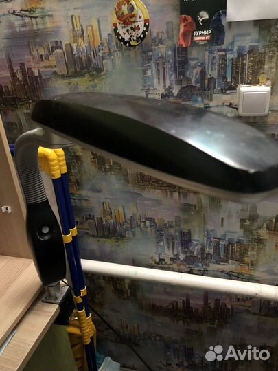 Лампа на струбцине