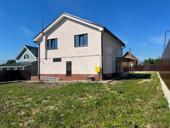 Дом 177 м² на участке 8 сот.