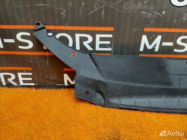 Накладка замка капота Audi Q5 8R cdnc 2009