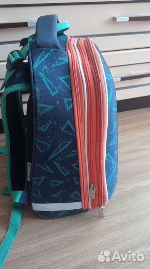 Каркасный рюкзак с ортопедической спинкой