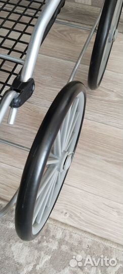 Коляска для кукол