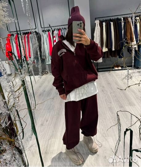 Спортивный костюм женский