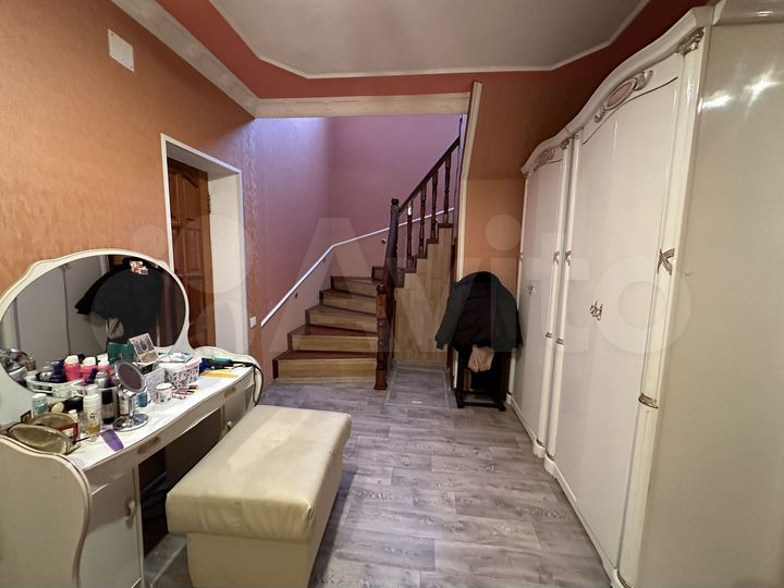 Дом 345 м² на участке 9 сот.
