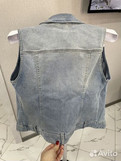 Жилетка джинсовая