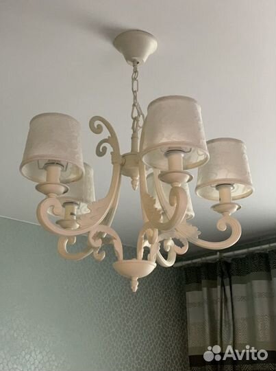 Люстры и светильники Favourire