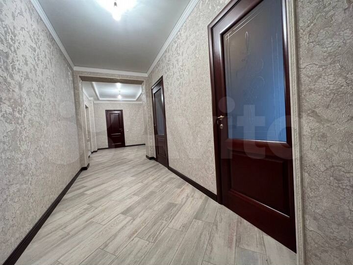 3-к. квартира, 110 м², 4/9 эт.