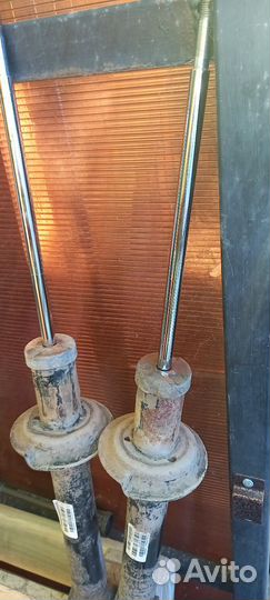 Задние стойки лада granta