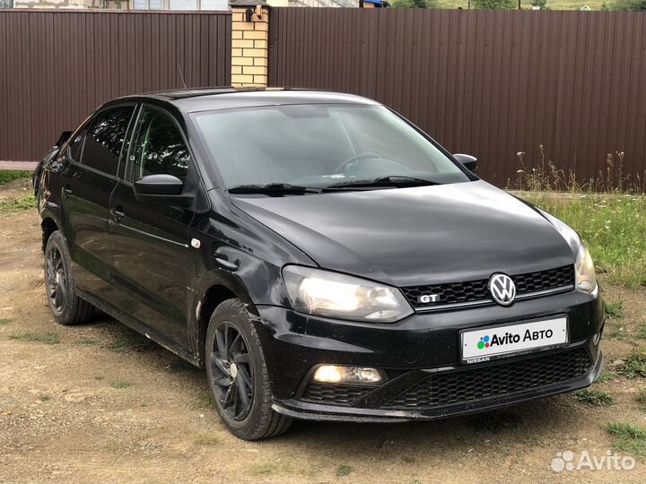 Volkswagen Polo 1.6 МТ, 2012, битый, 221 000 км