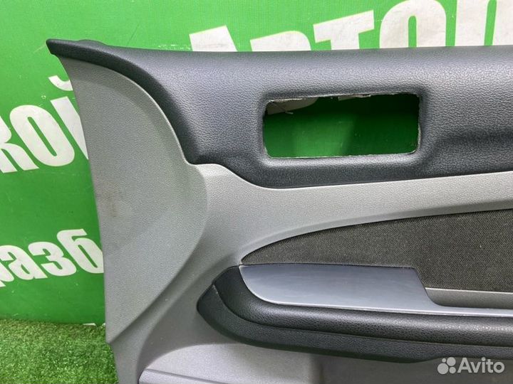 Обшивка двери передняя правая Ford Focus 2 shda