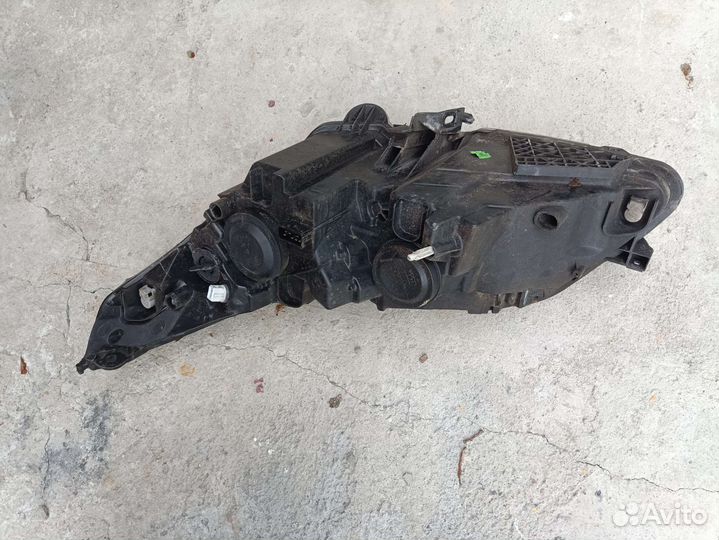 Фара правая Citroen c4 первое поколение