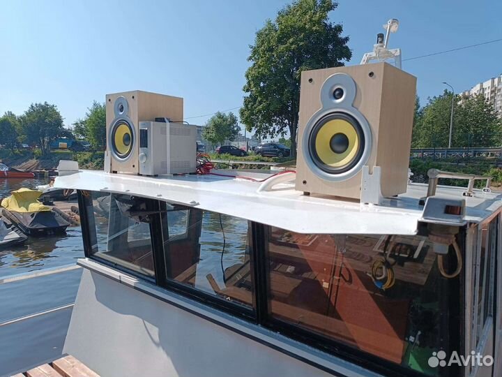 Аренда катера с капитаном, прогулки по Неве