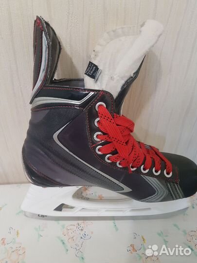 Коньки и форма хоккейные