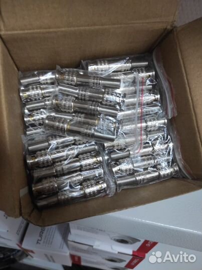 Разъёмы BNC,штекер питания,делители для видеонаблю