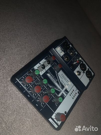 Микшер (Dj) SoundCraft Notepad 5