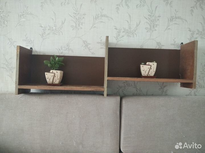 Полка для цветов, домашней утвари