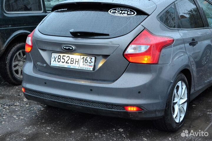 Заглушка переднего бампера Форд Фокус 3