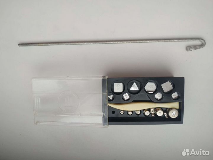 Весы лабораторные