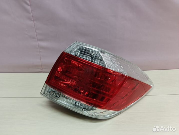 Фонарь правый Toyota Highlander 2 У40 2007-2013