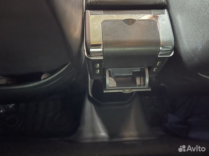 Подлокотник с USB Suzuki Jimny 2018+