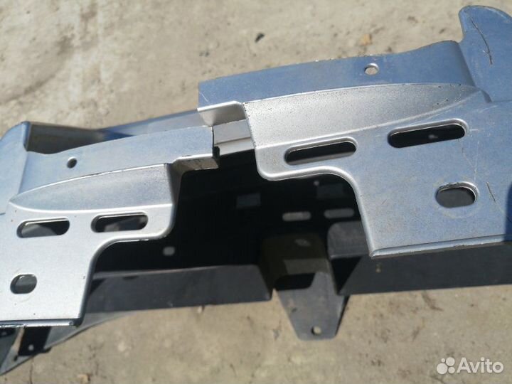 Бампер передний Subaru Impreza GG2