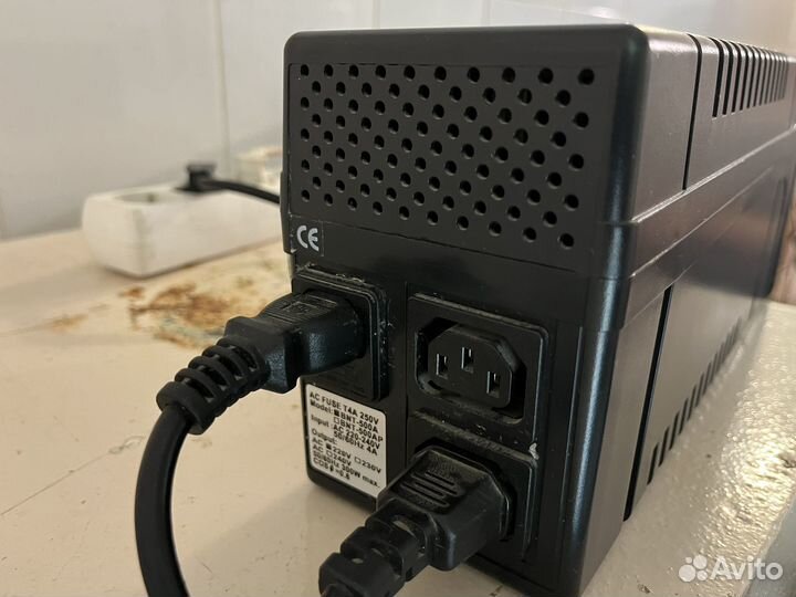 Источник бесперебойного питания