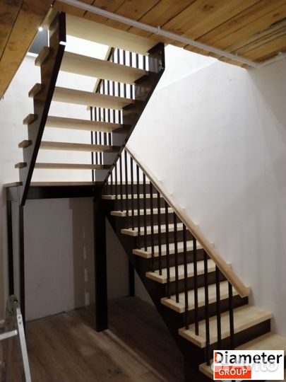 Капитальная лестница на косоурах