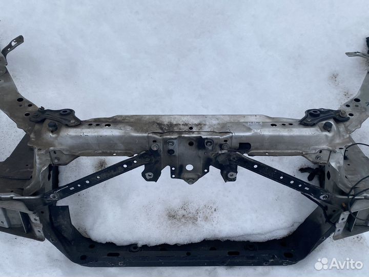 Рамка радиатора / телевизор Honda Legend KB1