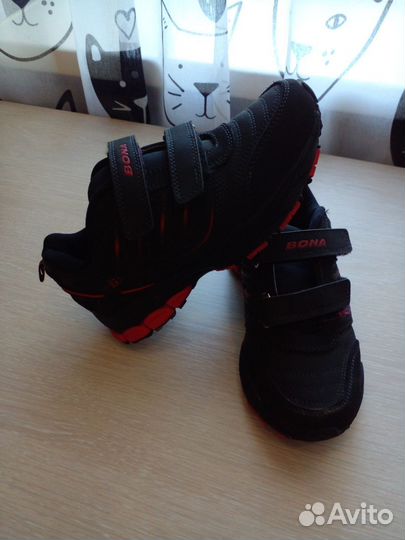 Кроссовки женские