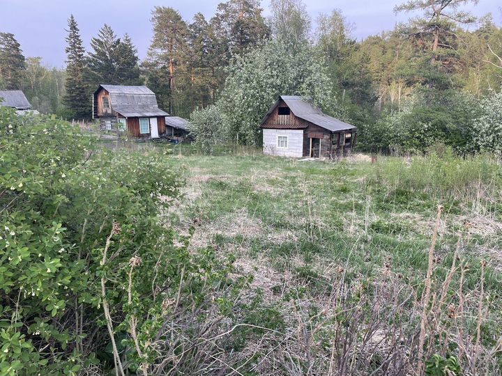 Дача 15 м² на участке 6 сот.