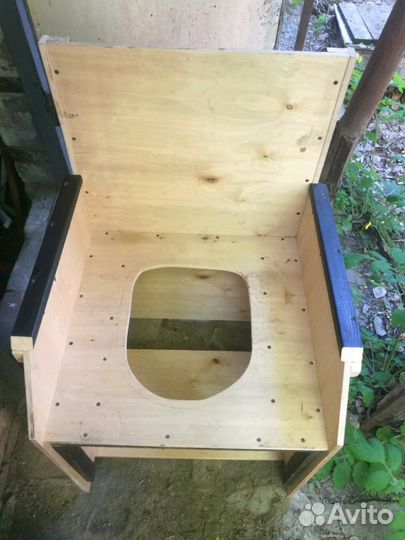 Кресло-туалет для больных людей