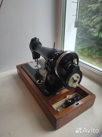 Ручная швейная машинка